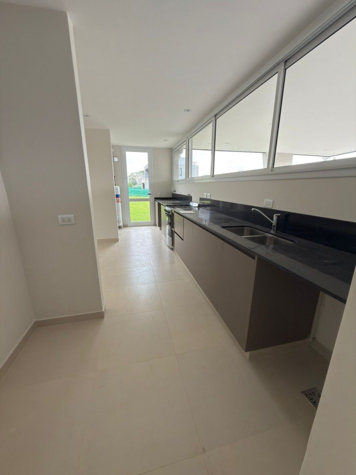 Venta de Casa En Country The Point