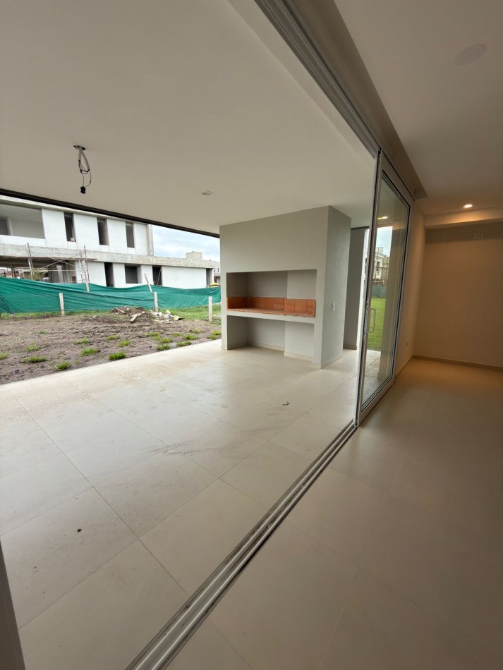 Venta de Casa En Country The Point